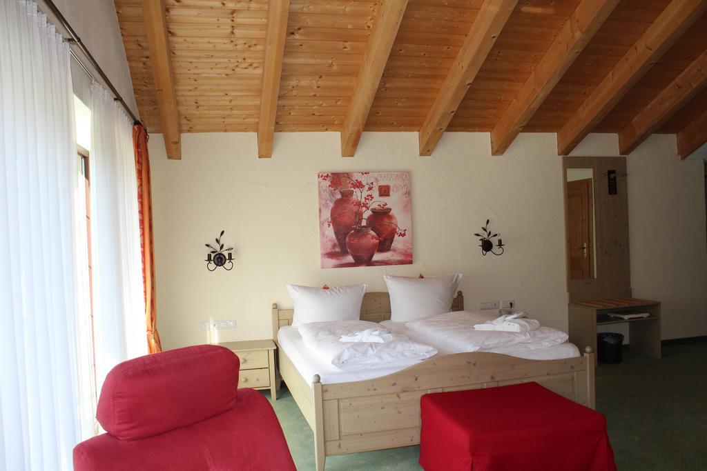 אוברשטאופן Hubertushof Hotel Garni חדר תמונה