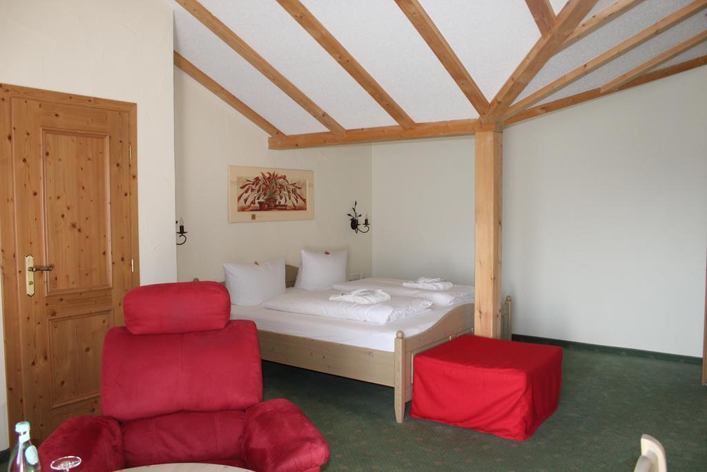 אוברשטאופן Hubertushof Hotel Garni חדר תמונה