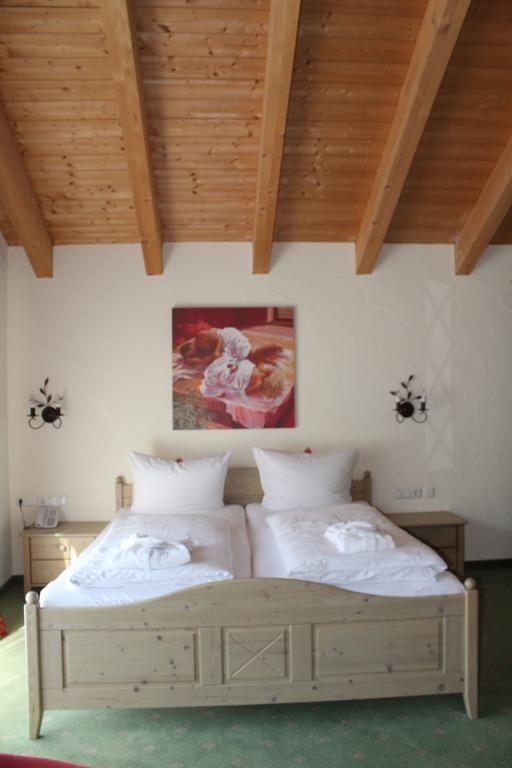 אוברשטאופן Hubertushof Hotel Garni חדר תמונה