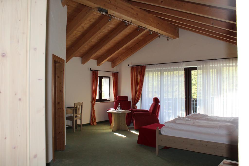 אוברשטאופן Hubertushof Hotel Garni חדר תמונה