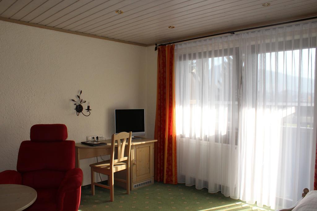 אוברשטאופן Hubertushof Hotel Garni מראה חיצוני תמונה
