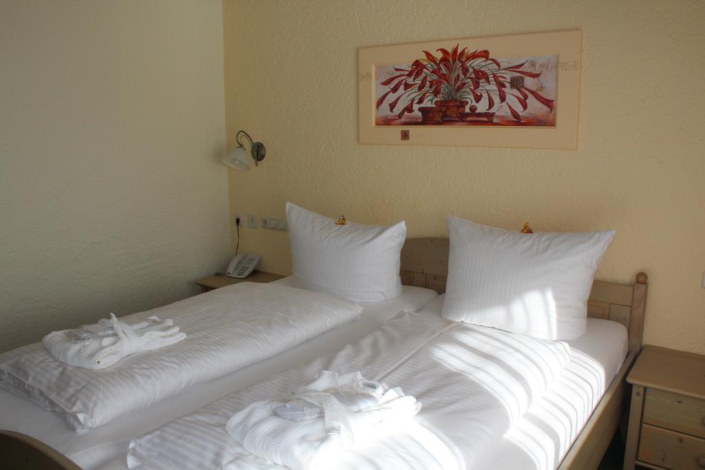 אוברשטאופן Hubertushof Hotel Garni חדר תמונה