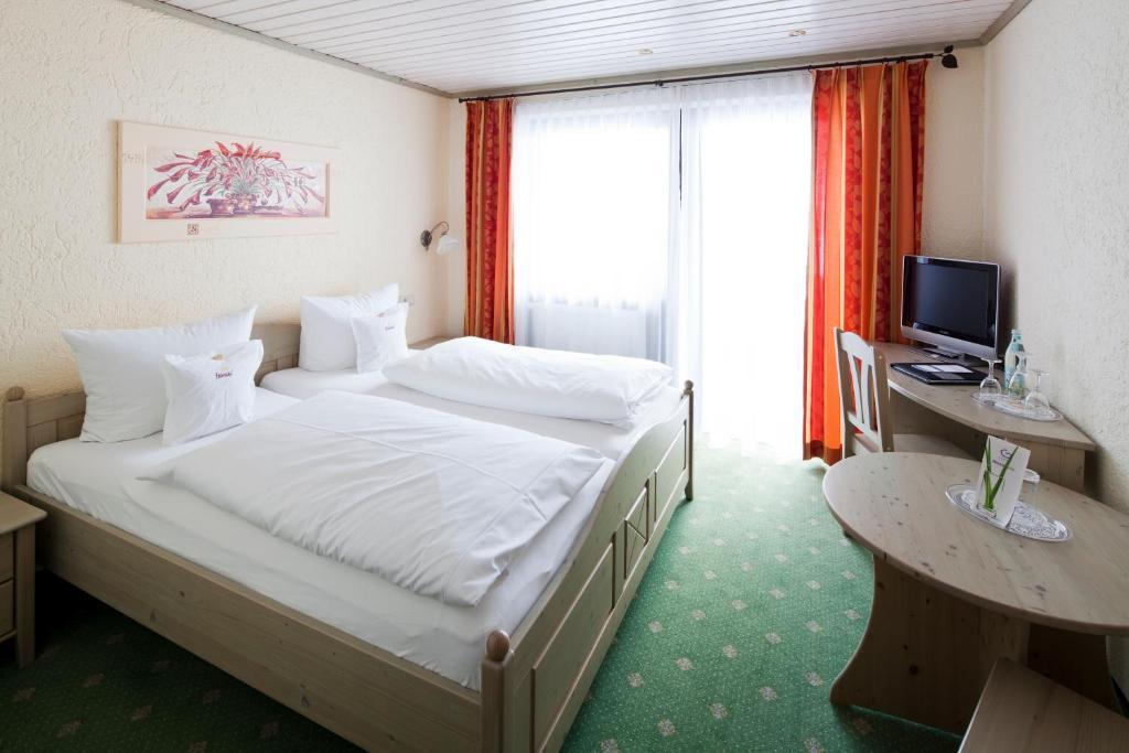 אוברשטאופן Hubertushof Hotel Garni חדר תמונה