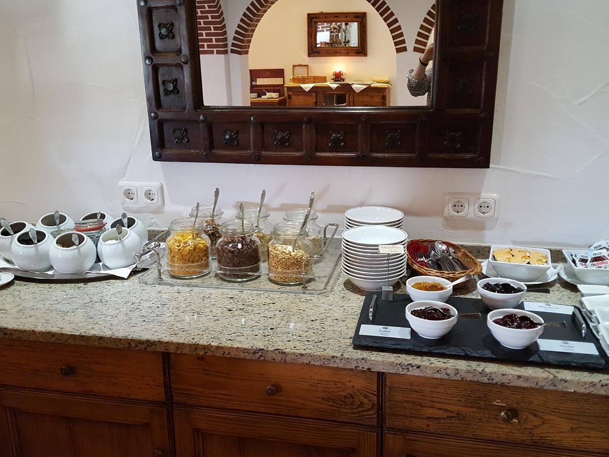 אוברשטאופן Hubertushof Hotel Garni מראה חיצוני תמונה