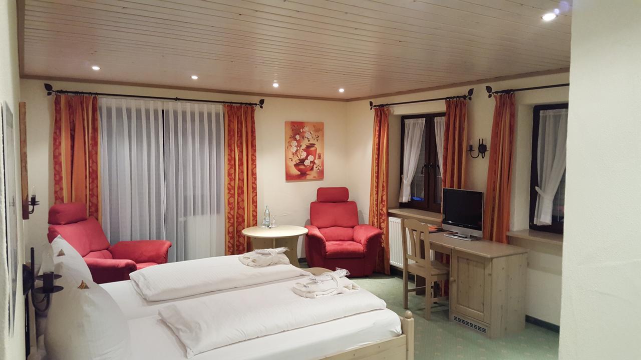 אוברשטאופן Hubertushof Hotel Garni מראה חיצוני תמונה