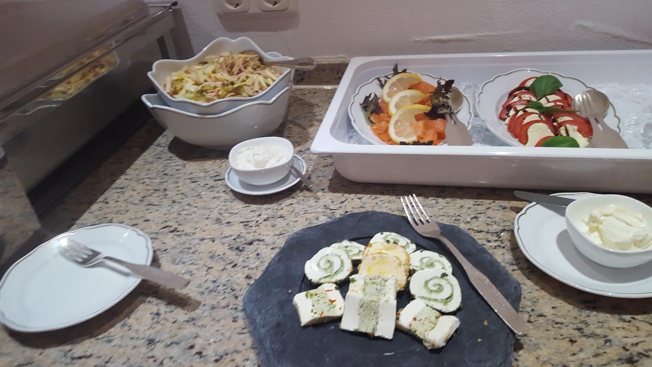 אוברשטאופן Hubertushof Hotel Garni מראה חיצוני תמונה