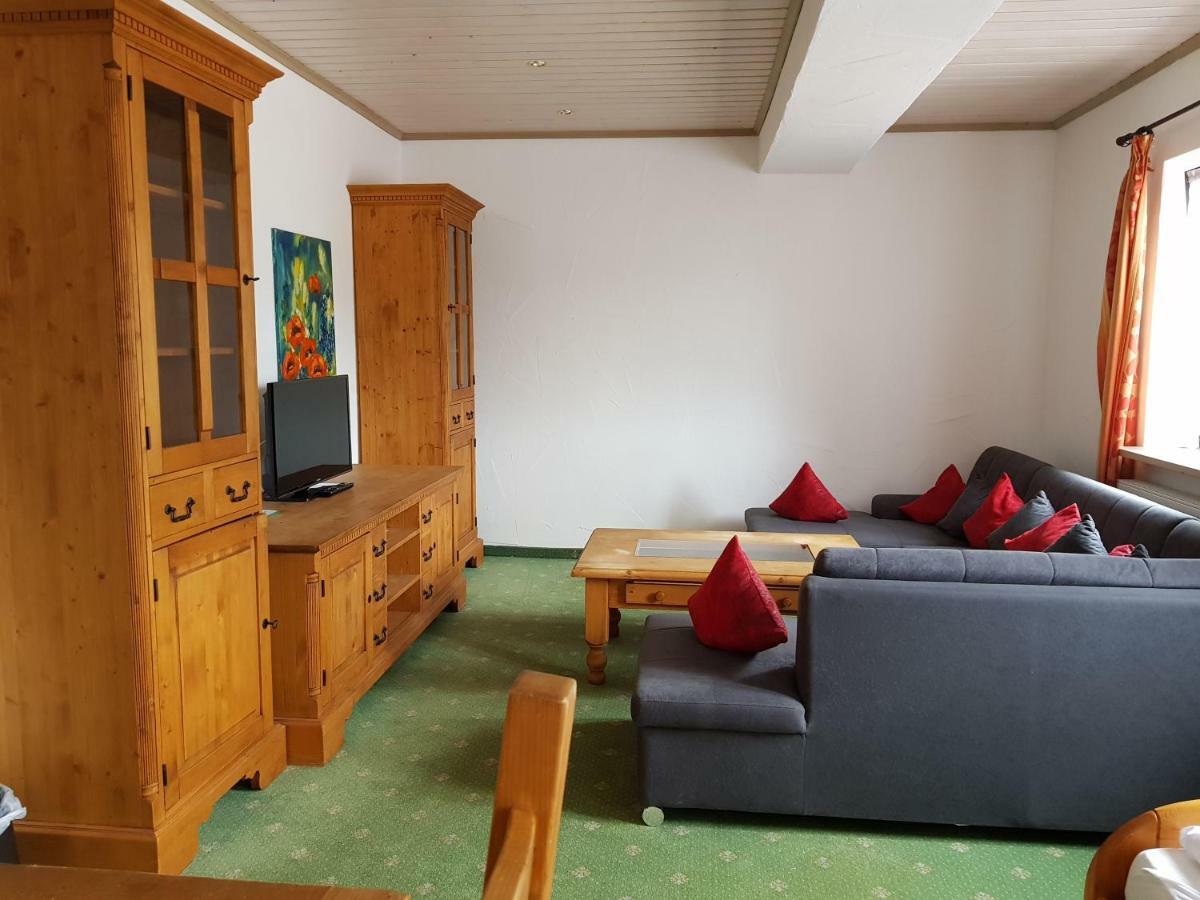 אוברשטאופן Hubertushof Hotel Garni מראה חיצוני תמונה